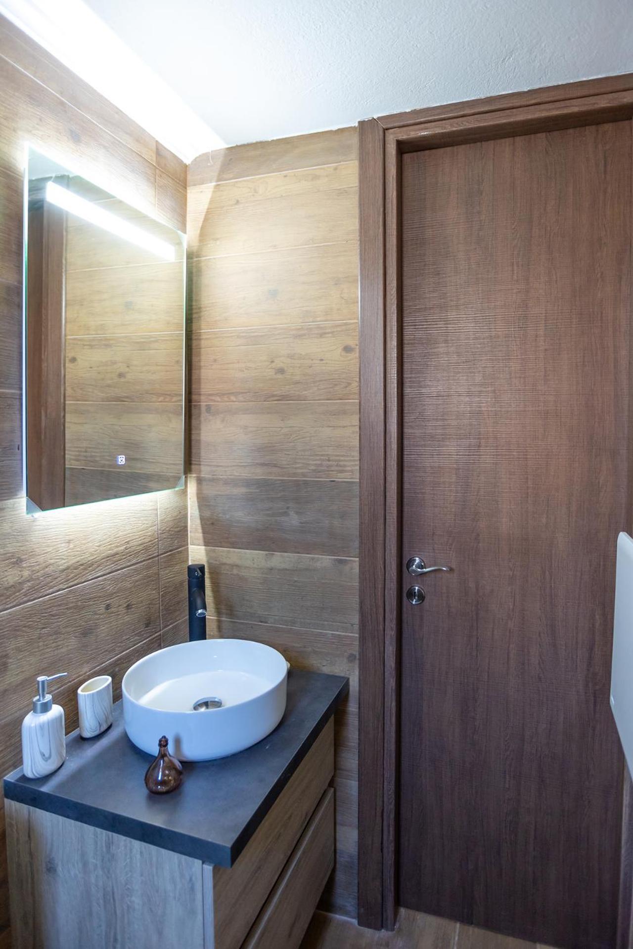 Era Of Elegance: 1928 Classic Dwelling Trípoli Eksteriør bilde